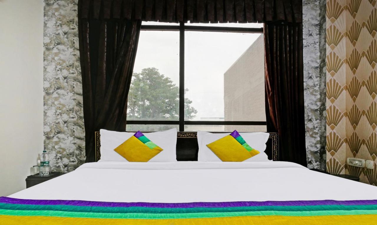Itsy By Treebo - Ashoka Grand Hotel Varanasi Exterior photo